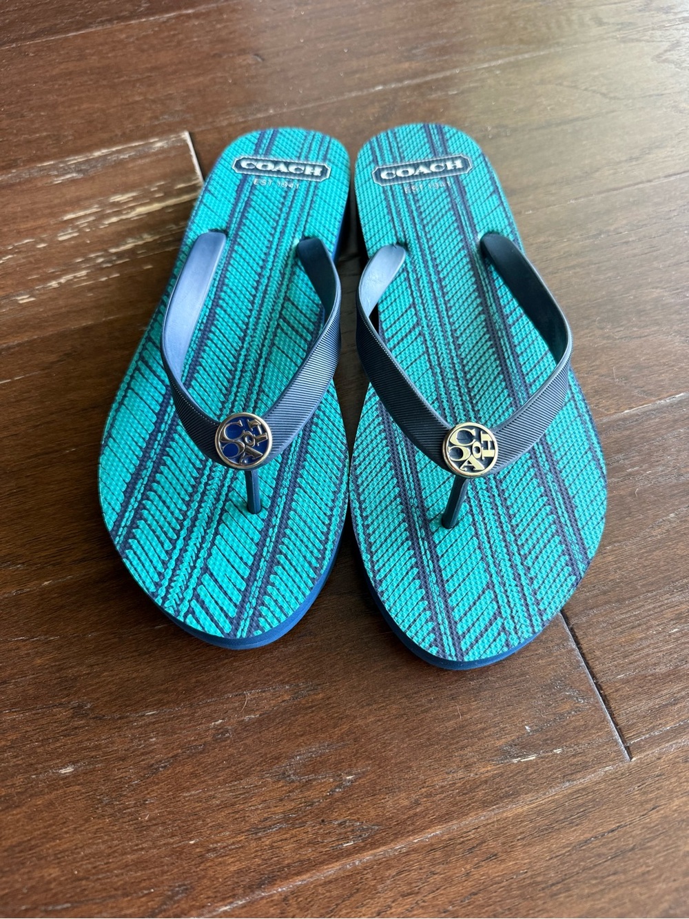Coach flip flops 9-10